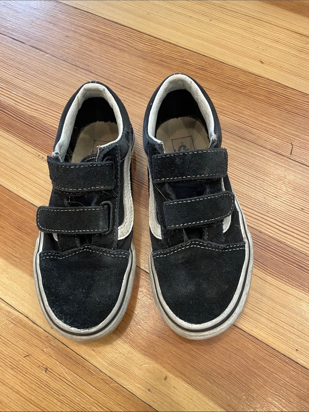 Kids Velcro sneakers